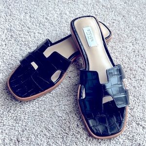 Black sandals ( Steven by Steve Madden )